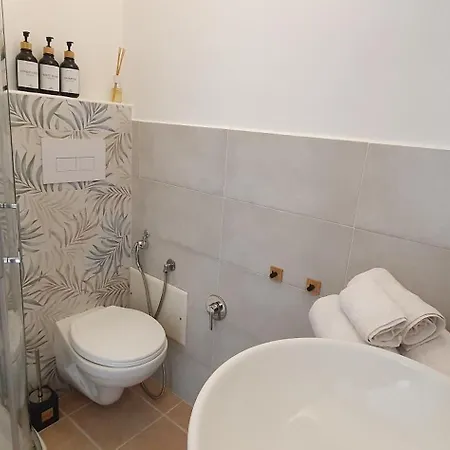 Eleonora's Apartment